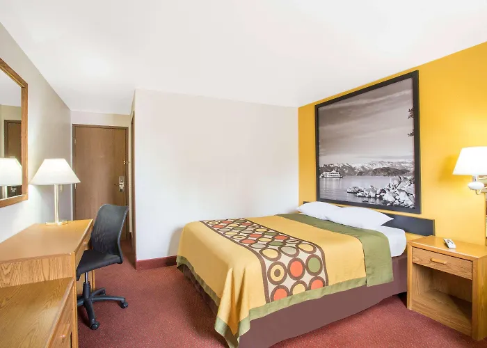 Super 8 By Wyndham Elko