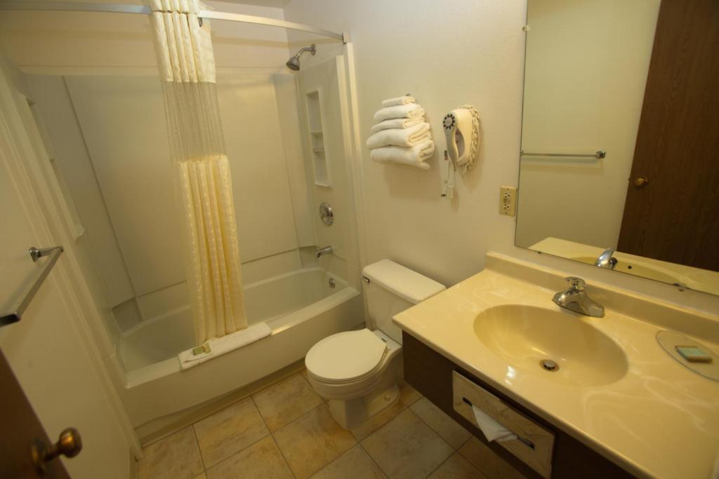 Super 8 By Wyndham Hotel