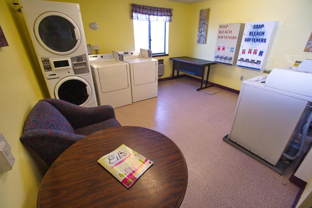Super 8 By Wyndham 3* Elko
